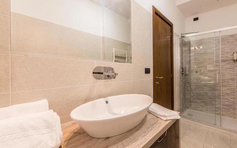 簡易ホテル Ristorante Tesoro