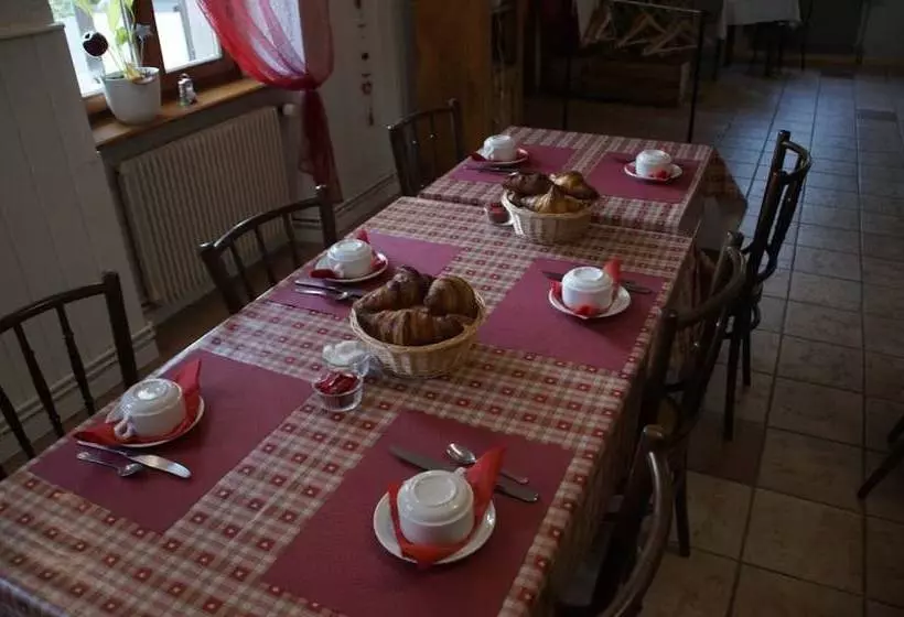 Hotelli Auberge Le Petit Haut