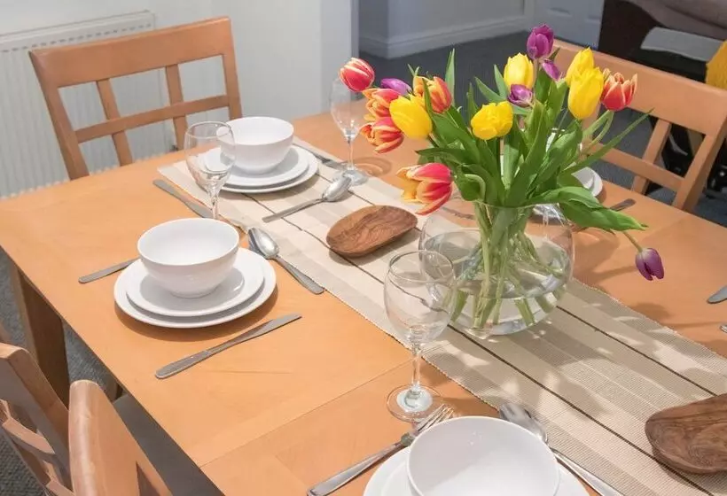 Thorne House