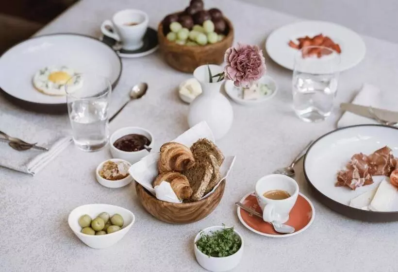 Hotelli Lindenhof Pure Luxury & Spa Dolcevita Resort