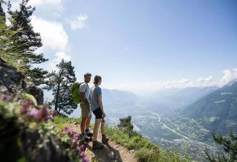 Hotelli Lindenhof Pure Luxury & Spa Dolcevita Resort