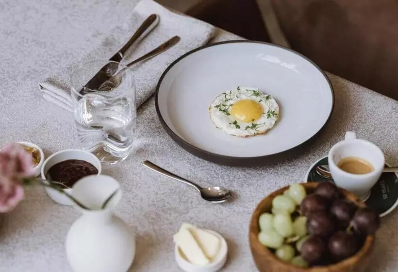 Hotelli Lindenhof Pure Luxury & Spa Dolcevita Resort