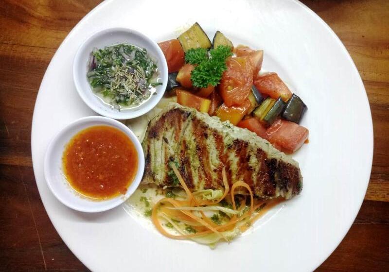 فندق Pemedal Beach Resort