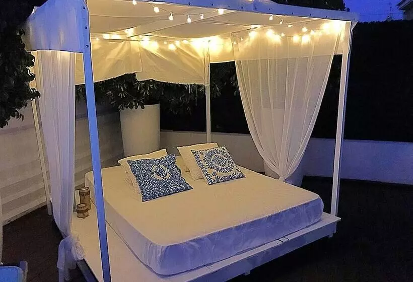 پانسیون Miramar Bed&breakfast   Piscina