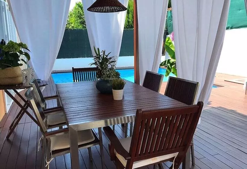 پانسیون Miramar Bed&breakfast   Piscina