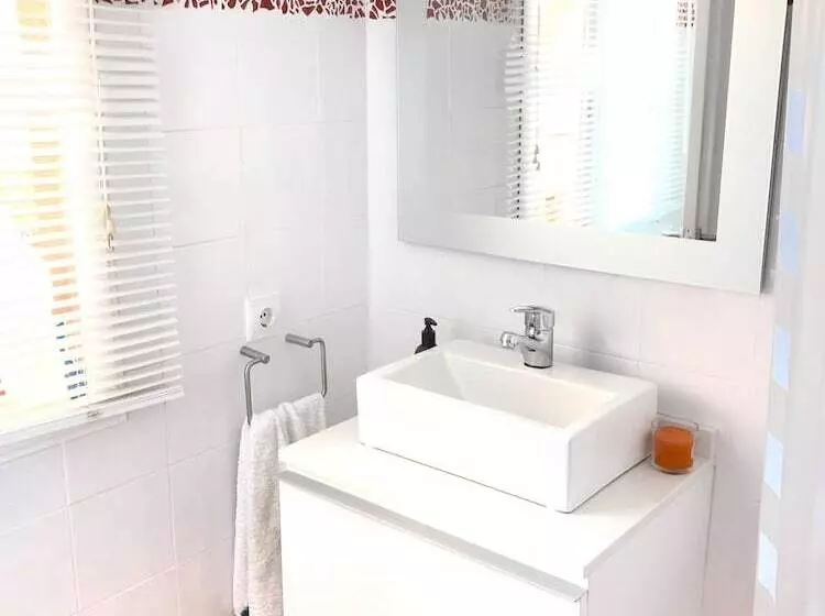 پانسیون Miramar Bed&breakfast   Piscina