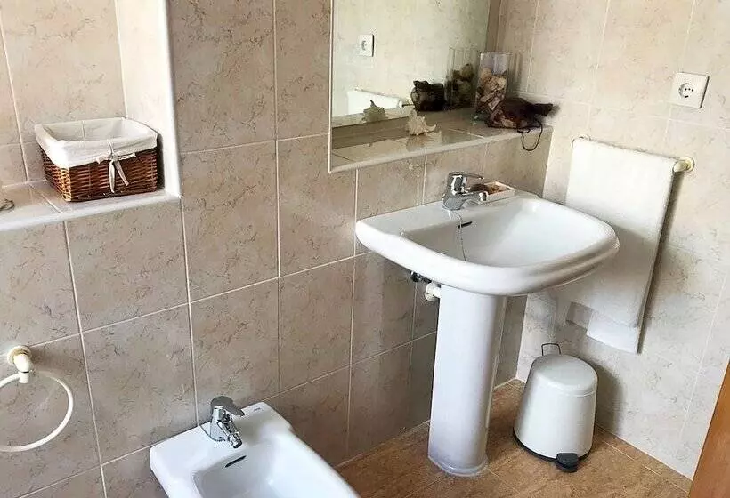 پانسیون Miramar Bed&breakfast   Piscina