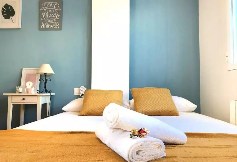 پانسیون Miramar Bed&breakfast   Piscina