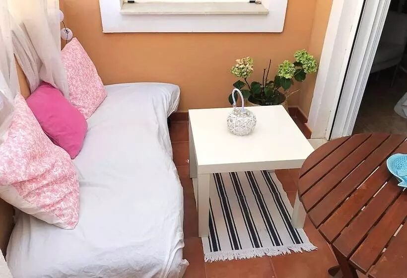 پانسیون Miramar Bed&breakfast   Piscina