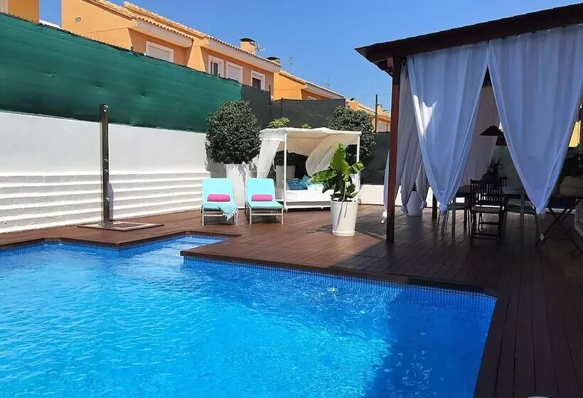پانسیون Miramar Bed&breakfast   Piscina