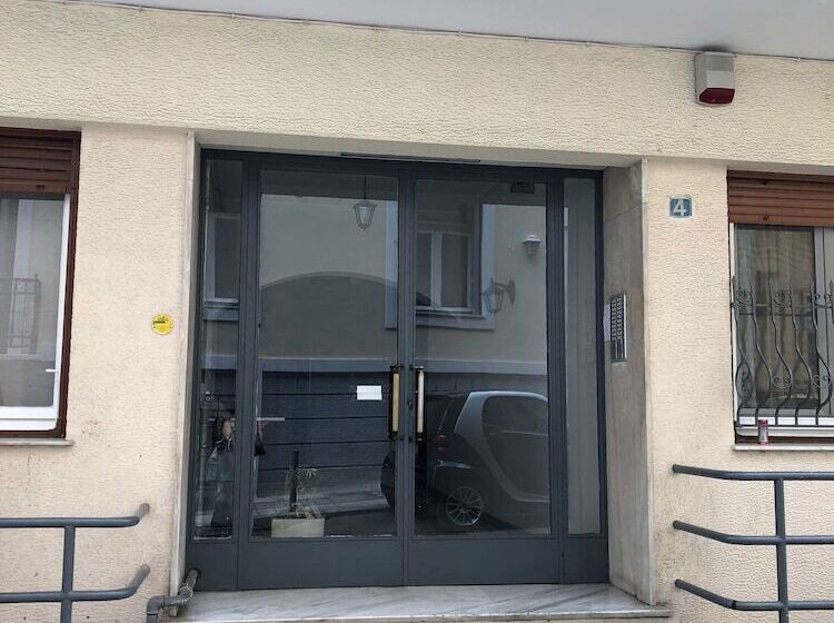 Plaka With Acropolis Rooftop View Access