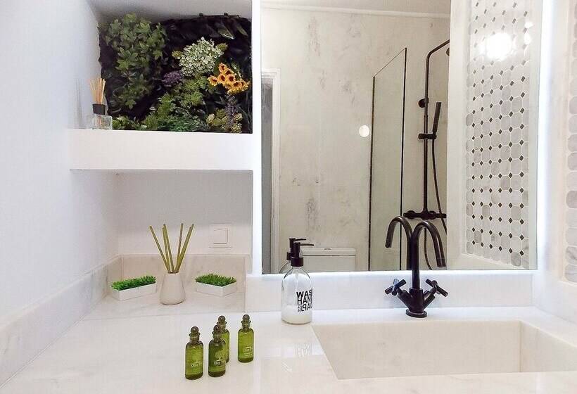 Plaka With Acropolis Rooftop View Access