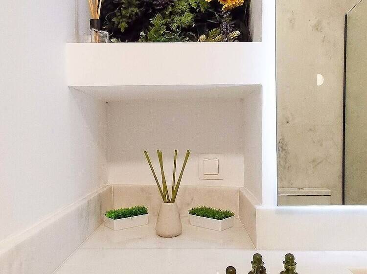 Plaka With Acropolis Rooftop View Access