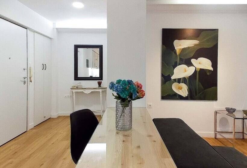 Plaka With Acropolis Rooftop View Access