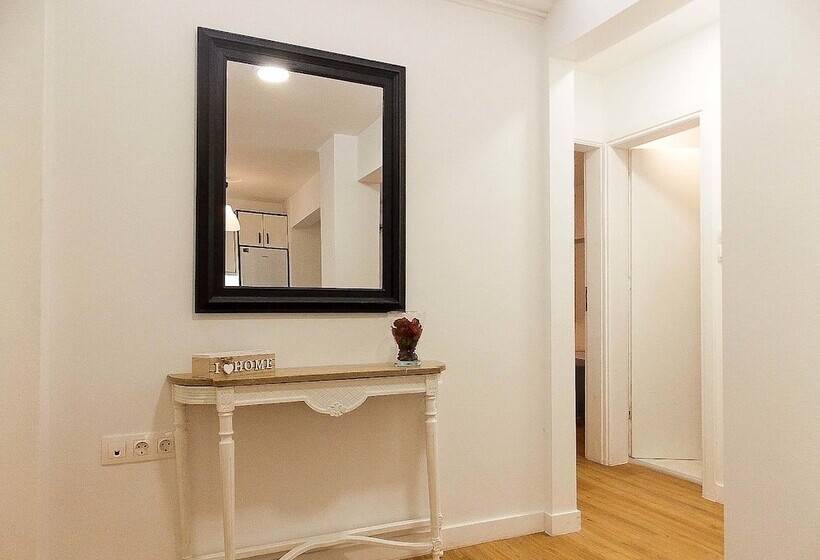 Plaka With Acropolis Rooftop View Access