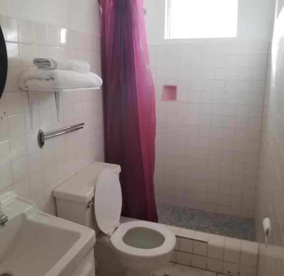 پانسیون Bougainvillea Living Spaces