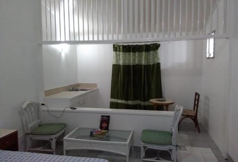 پانسیون Bougainvillea Living Spaces