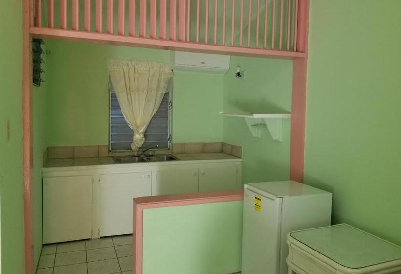 پانسیون Bougainvillea Living Spaces