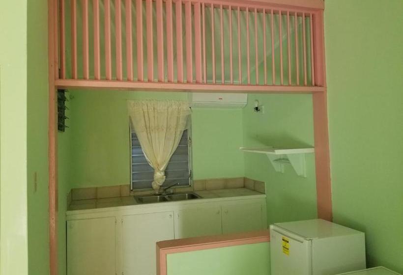 پانسیون Bougainvillea Living Spaces