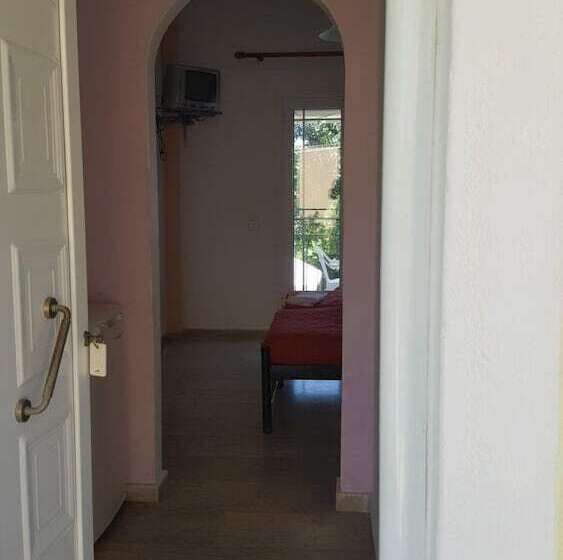 Pension (Hôtel basse catégorie) Apollo