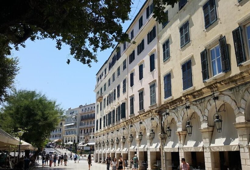 Pension (Hôtel basse catégorie) Apollo