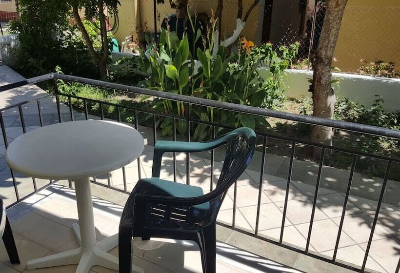 Pension (Hôtel basse catégorie) Apollo