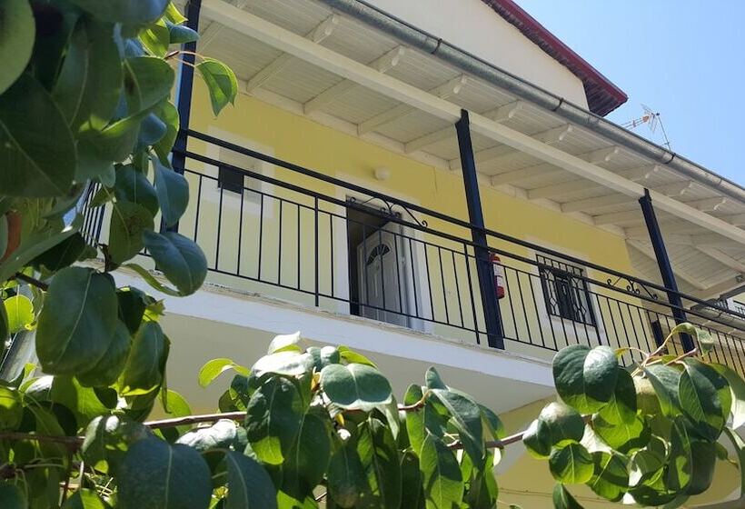 Pension (Hôtel basse catégorie) Apollo