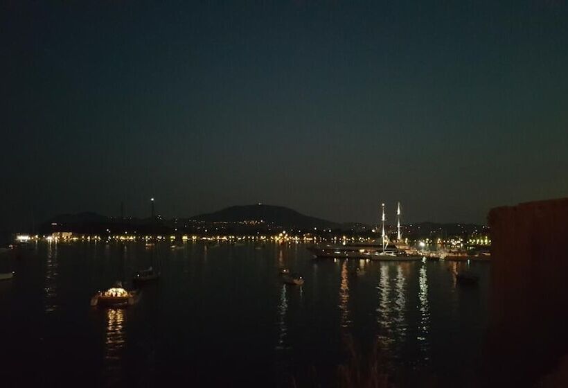 Pension (Hôtel basse catégorie) Apollo