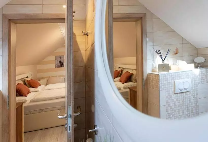 پانسیون Balaton Fantasy Villa