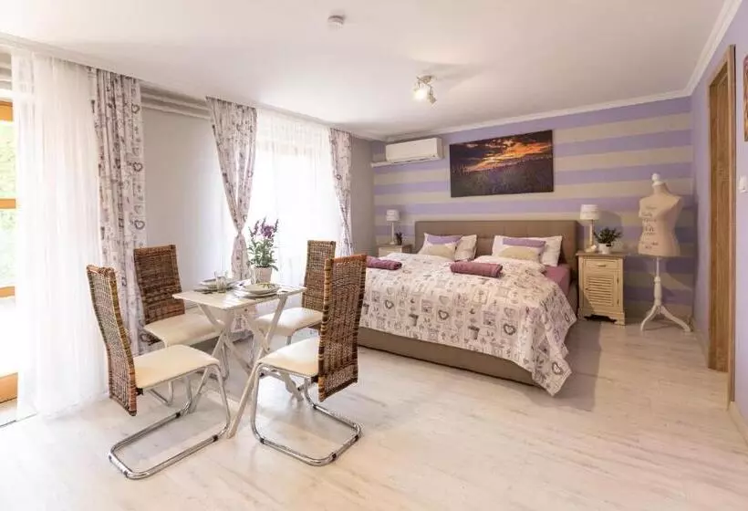 پانسیون Balaton Fantasy Villa