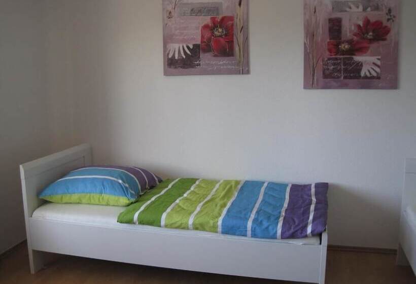 92b Bahnhofstr. Apartment