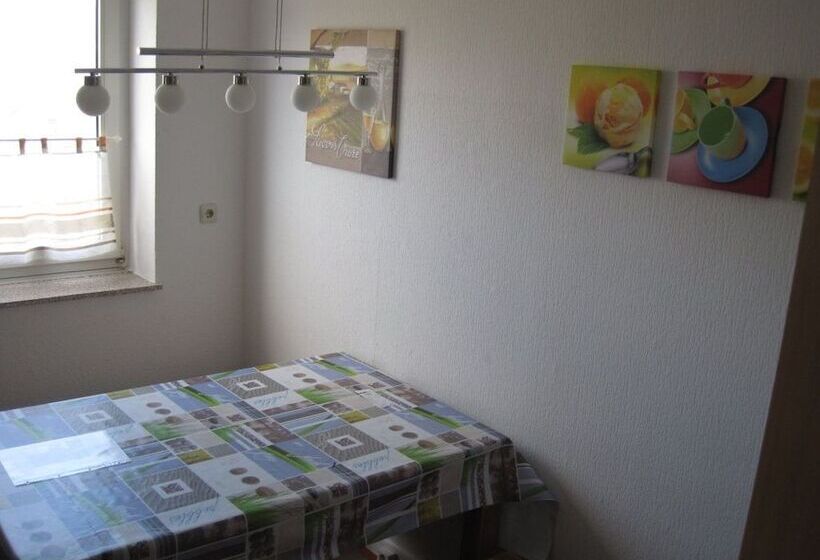 92b Bahnhofstr. Apartment