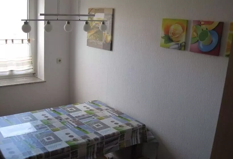 92b Bahnhofstr. Apartment