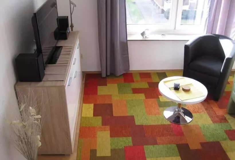 92b Bahnhofstr. Apartment