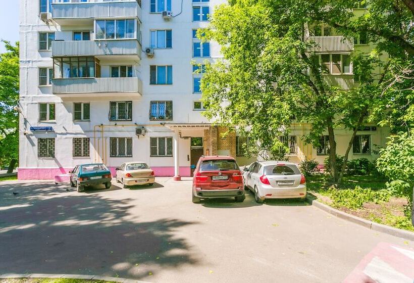 Apartment On Tryokhgorny Val
