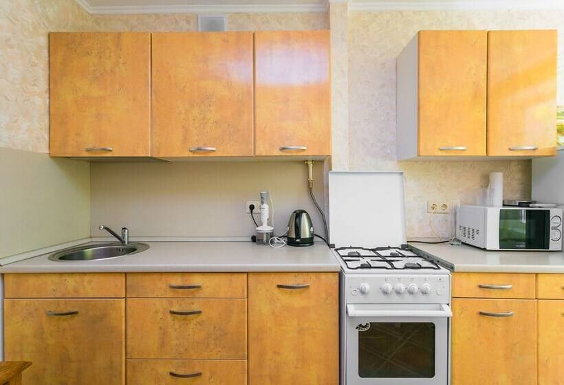 Apartment On Tryokhgorny Val