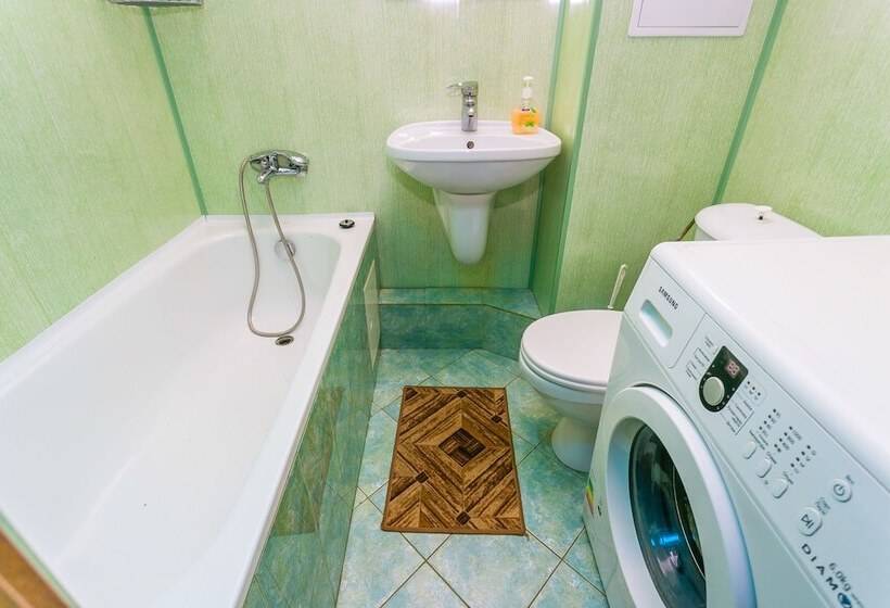 Apartment On Tryokhgorny Val