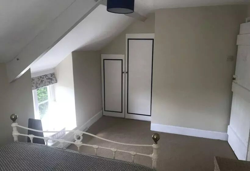 Aamiaismajoitus (B&B) Corner House