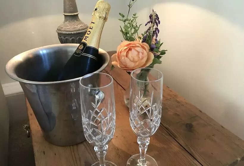 Aamiaismajoitus (B&B) Corner House