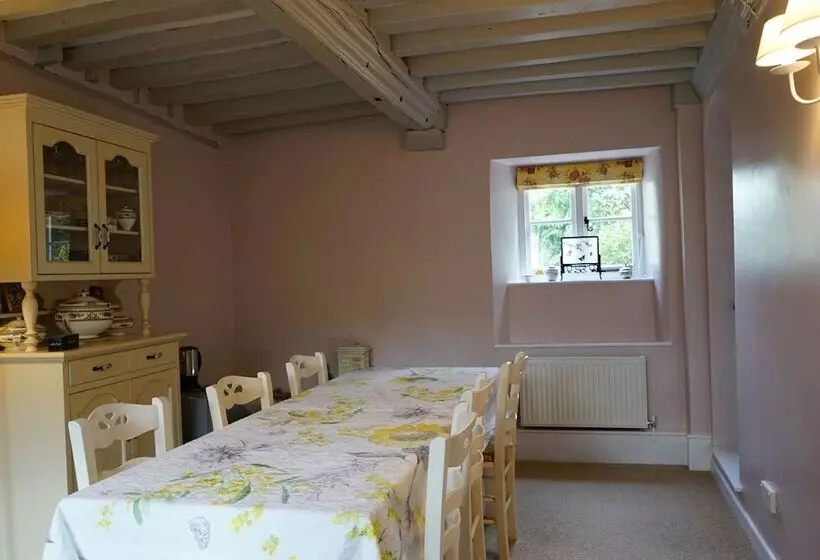 Aamiaismajoitus (B&B) Corner House