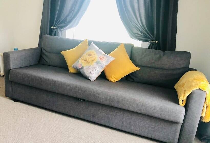 Отель Balderton Lodge