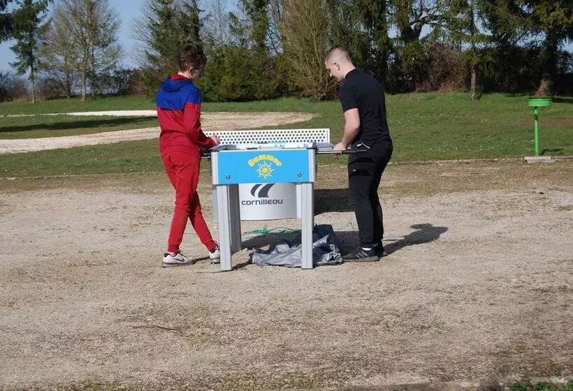 Hotelli Camping La Licorne