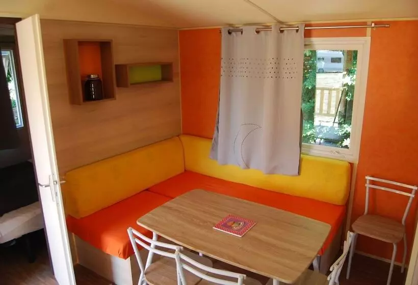 Hotelli Camping La Licorne