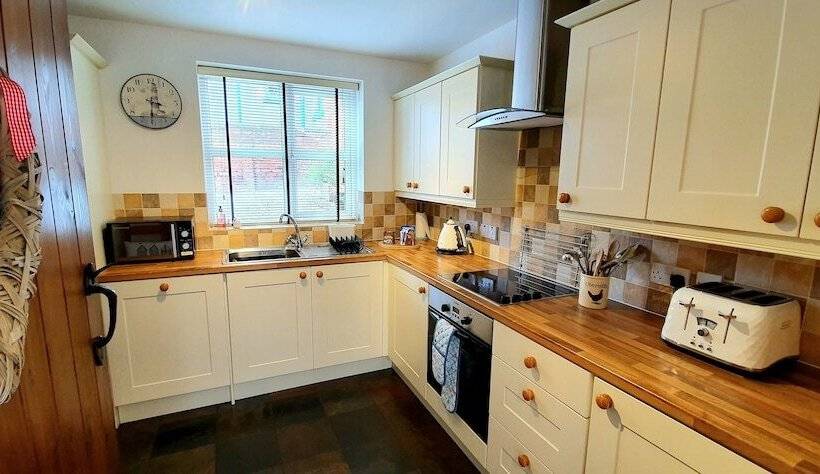 Vale View Cottages   The Stables