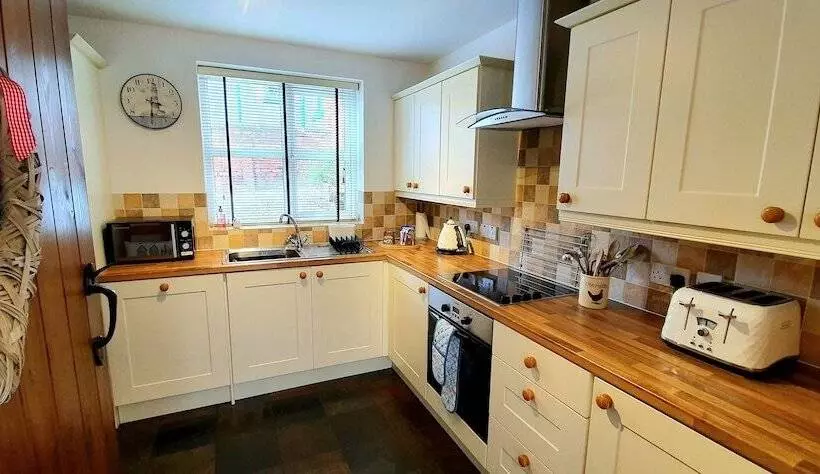 Vale View Cottages   The Stables