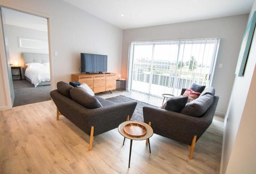 Wellington Lake Retreat