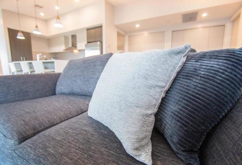 Wellington Lake Retreat