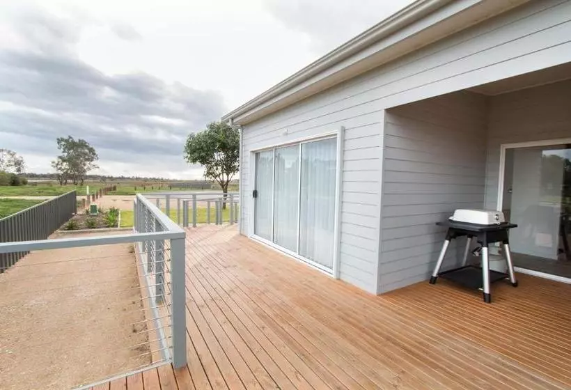 Wellington Lake Retreat