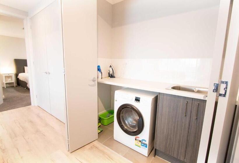 Wellington Lake Retreat