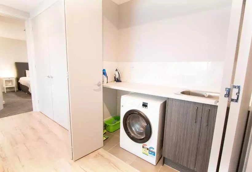 Wellington Lake Retreat